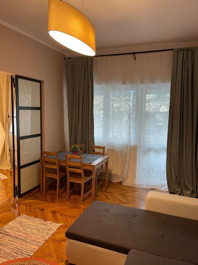 Interbellic Flat Apartment