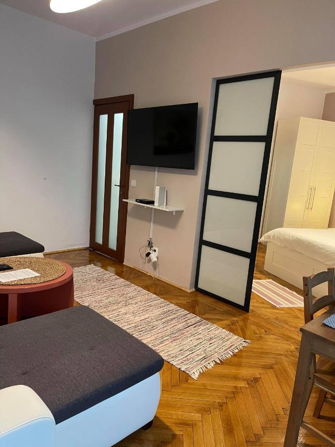 Interbellic Flat Apartment