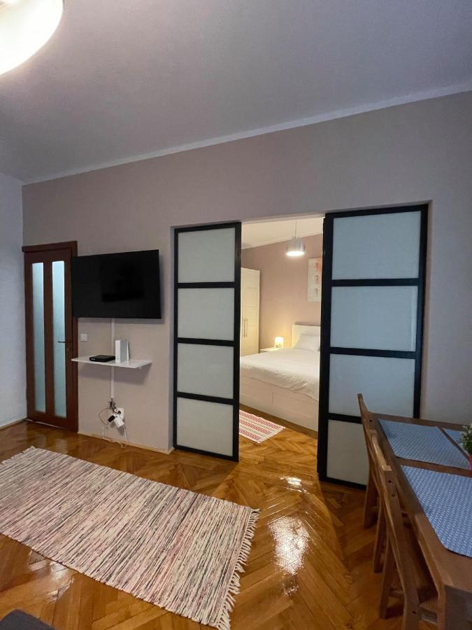 Interbellic Flat Apartment *
